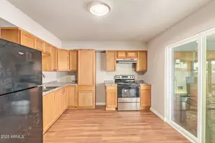 3527 W Almeria Rd, Phoenix, AZ 85009 - Photo 17