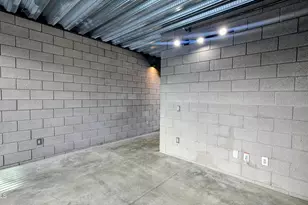 525 E Willetta St, Phoenix, AZ 85004 - Photo 3