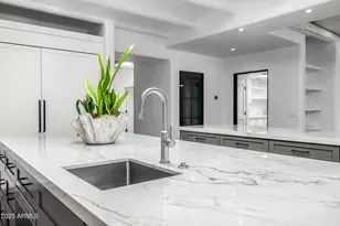 5838 E Berneil Ln, Paradise Valley, AZ 85253 - Photo 9