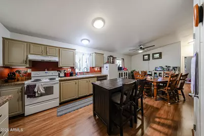 7810 W Peoria Avenue #98, Peoria, AZ 85345 - Photo 3