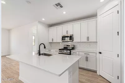 8643 S 169th Drive, Goodyear, AZ 85338 - Photo 7