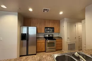 705 W Queen Creek Rd, Chandler, AZ 85248 - Photo 1