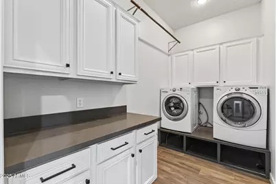 6858 W Peak View Road, Peoria, AZ 85383 - Photo 23