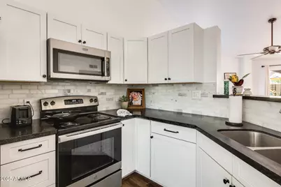 24009 N 39th Lane, Glendale, AZ 85310 - Photo 5