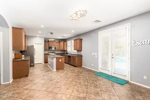 12211 W Villa Hermosa Ln, Sun City, AZ 85373 - Photo 9