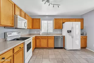 11216 W Sells Dr, Phoenix, AZ 85037 - Photo 9