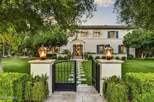 3007 N Manor Dr W, Phoenix, AZ 85014 - Photo 1