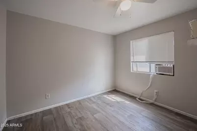 622 N 30th Place #4, Phoenix, AZ 85008 - Photo 9