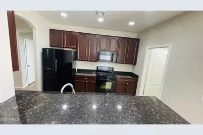 42447 W Capistrano Drive, Maricopa, AZ 85138 - Photo 5