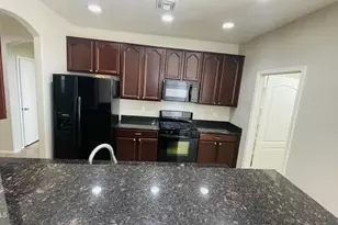 42447 W Capistrano Dr, Maricopa, AZ 85138 - Photo 5