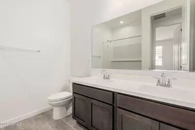 12360 W Parkway Lane, Avondale, AZ 85323 - Photo 11