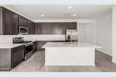 12360 W Parkway Lane, Avondale, AZ 85323 - Photo 3