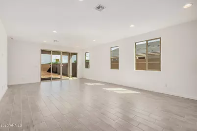 12360 W Parkway Lane, Avondale, AZ 85323 - Photo 7