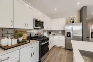 16832 W Cavedale Dr, Surprise, AZ 85387 - Photo 9