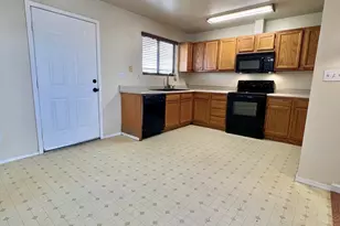 10931 W Benito Dr, Arizona City, AZ 85123 - Photo 7