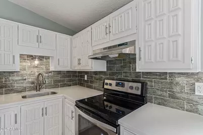 3646 N 67th Avenue #96, Phoenix, AZ 85033 - Photo 9