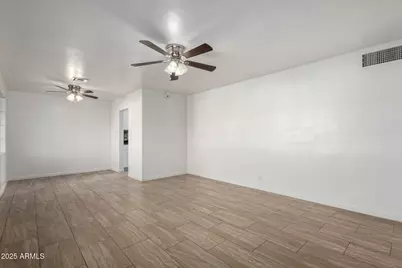 5632 N 38th Drive, Phoenix, AZ 85019 - Photo 5