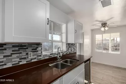 5632 N 38th Drive, Phoenix, AZ 85019 - Photo 11