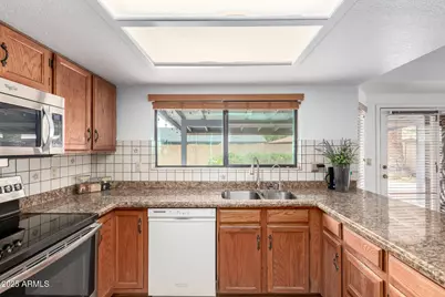 19202 N 32nd Drive, Phoenix, AZ 85027 - Photo 17