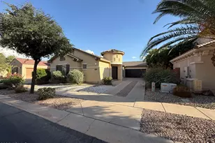 885 E Cherry Hills Dr, Chandler, AZ 85249 - Photo 1