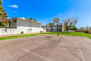 814 N 82nd St, Scottsdale, AZ 85257 - Photo 17