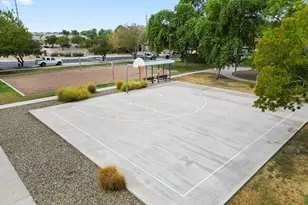 456 N 168th Dr, Goodyear, AZ 85338 - Photo 25