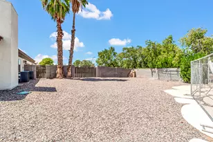 781 N Bristol Ln, Gilbert, AZ 85234 - Photo 49