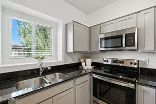 8255 N 22nd Dr, Phoenix, AZ 85021 - Photo 17