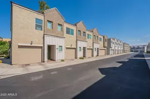 8255 N 22nd Dr, Phoenix, AZ 85021 - Photo 33