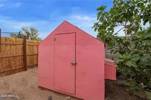 146 E Whiteley St, Apache Junction, AZ 85119 - Photo 23