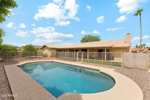 2715 E Sierra St, Phoenix, AZ 85028 - Photo 19