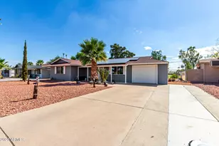 10929 W Oakmont Dr, Sun City, AZ 85351 - Photo 3