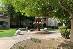 8653 E Royal Palm Rd, Scottsdale, AZ 85258 - Photo 17