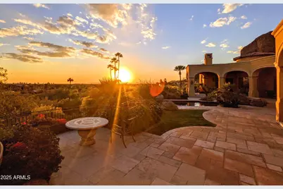 4836 E White Gates Drive, Phoenix, AZ 85018 - Photo 9