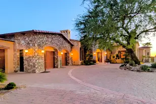 4836 E White Gates Dr, Phoenix, AZ 85018 - Photo 5