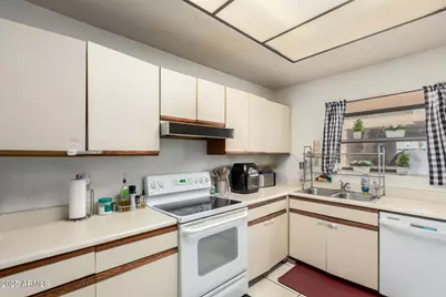 6550 N 47th Avenue #196, Glendale, AZ 85301 - Photo 7