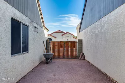 6534 W North Lane, Glendale, AZ 85302 - Photo 41