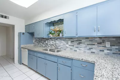 12062 N Saint Annes Drive, Sun City, AZ 85351 - Photo 13