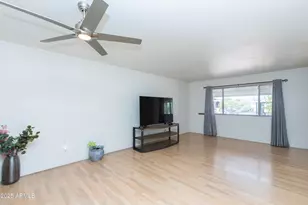 12062 N St Annes Dr, Sun City, AZ 85351 - Photo 9