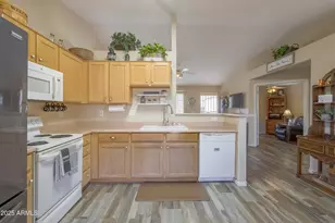 10528 W Potter Dr, Peoria, AZ 85382 - Photo 7