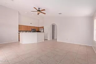 208 E Devon Dr, Gilbert, AZ 85296 - Photo 9