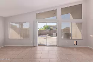 208 E Devon Dr, Gilbert, AZ 85296 - Photo 7