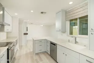 4335 E Betty Elyse Ln, Phoenix, AZ 85032 - Photo 9