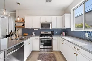 3030 N 38th St, Phoenix, AZ 85018 - Photo 9