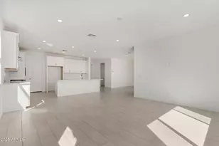 15791 W Desert Hollow Dr, Surprise, AZ 85387 - Photo 7