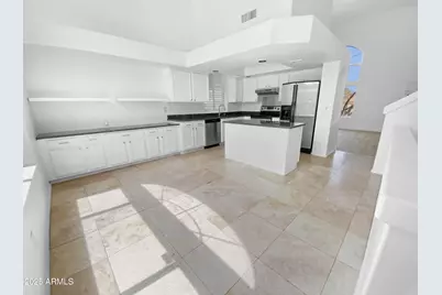 10933 W Vista Avenue, Glendale, AZ 85307 - Photo 15