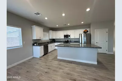 10200 W Catalina Drive, Arizona City, AZ 85123 - Photo 9