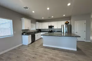 10200 W Catalina Dr, Arizona City, AZ 85123 - Photo 9