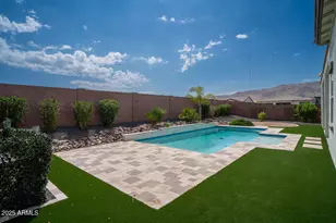8513 S 22nd Dr, Phoenix, AZ 85041 - Photo 11