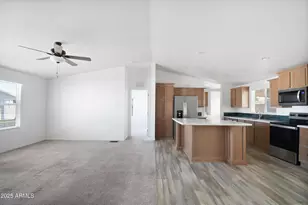 8601 N 71st Ave, Glendale, AZ 85301 - Photo 5